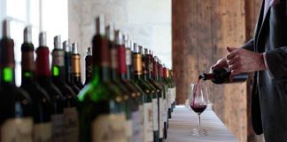 Mennyit érnek a borospalackokra ragasztott díjak?