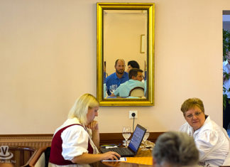 24 bor versengett Bük Város Bora címért a Fürdő Étteremben