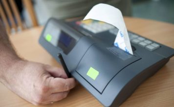 Alkalmi rendezvényeken is kötelező a számla- és nyugtaadás