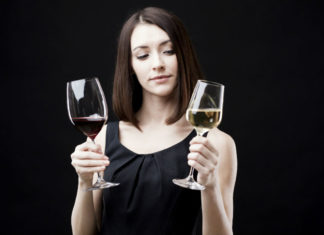 Az agyunk becsap minket: jobban ízlik a drágább bor