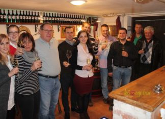 Pezsgővel koccintottak a borászok