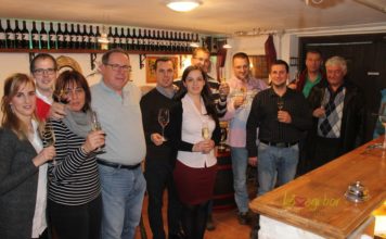 Pezsgővel koccintottak a borászok