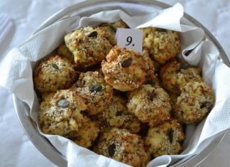 Sokmagvas-túrós zabpogácsa