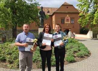 Rengeteg nedű között állták meg a helyüket a csepregi borok