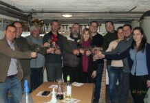1 palackból koccintottak a kőszegi borászok