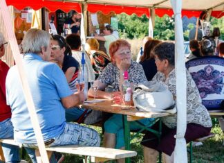 Bordélután és karaokeparti volt a csepregi hegyen