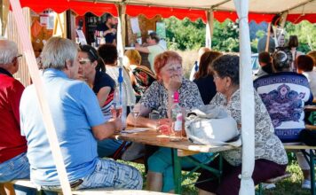 Bordélután és karaokeparti volt a csepregi hegyen