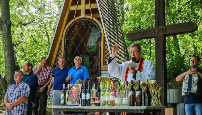 Gyepűtiprás a szőlőhegyen: megvan Csepreg és a borbarátok bora