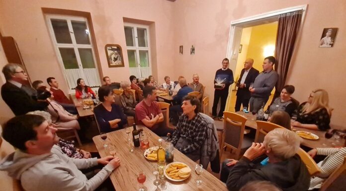 Petrovics István 30. alkalommal viszi április 24-én bemutatni a szőlőhajtásokat